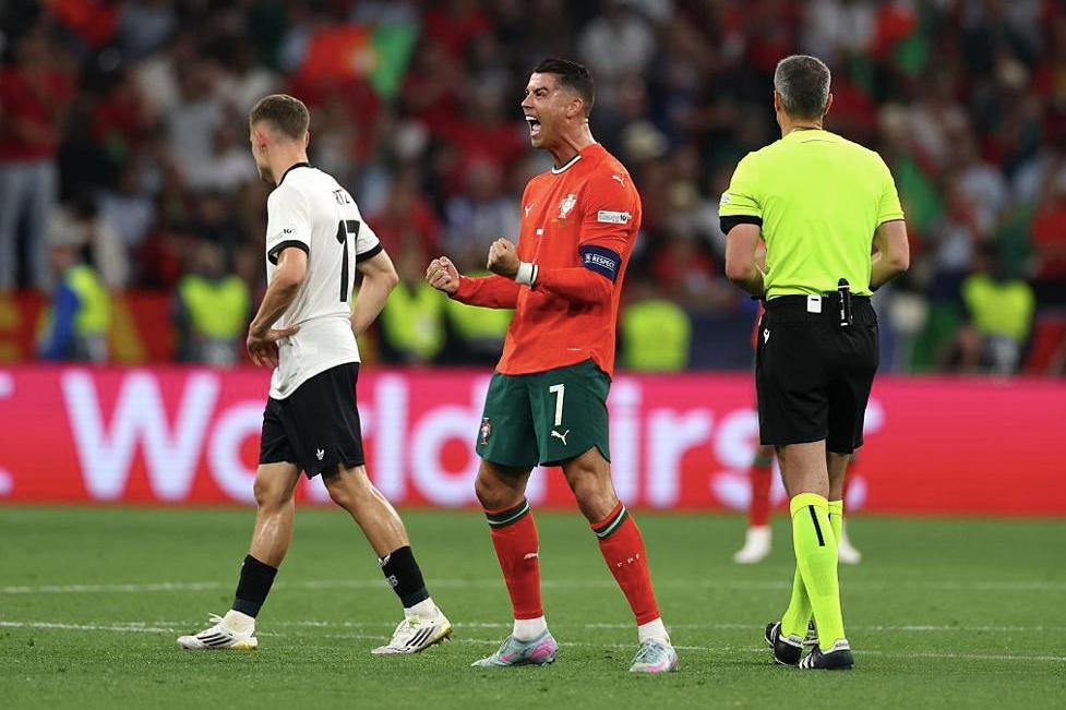 包含赛前体能课后,纽卡斯尔强势反弹备战欧联,气氛紧张,球队文化再被提及的词条 包含赛前体能课后,纽卡斯尔强势反弹备战欧联,气氛紧张,球队文化再被提及的词条