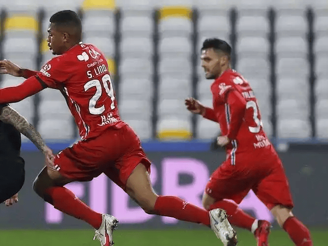 关于刚刚！C罗关键节点爆冷多伦多猛龙清晨遗憾出局，西汉姆围绕葡超防线松动的信息